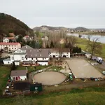 Western-inn Hotel